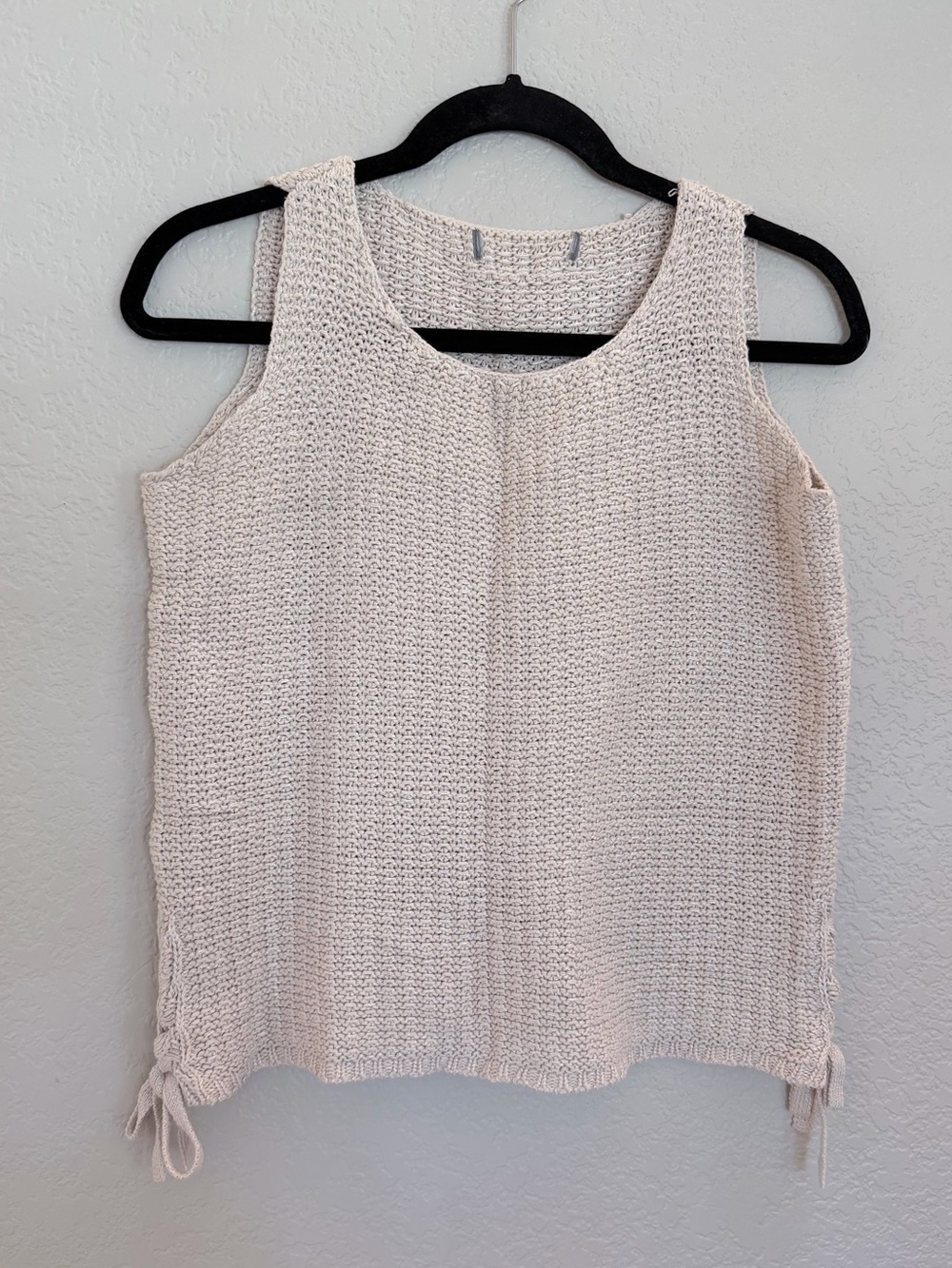 Marled Reunited Clothing Cream Sleeveless Sweater - Size XS